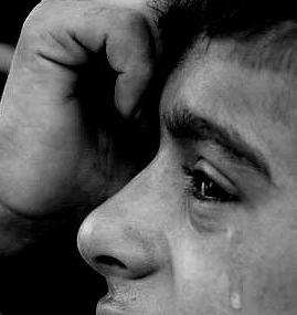 عکس گریه مرد تنها