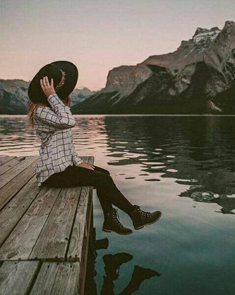 عکس غمگین لب دریا