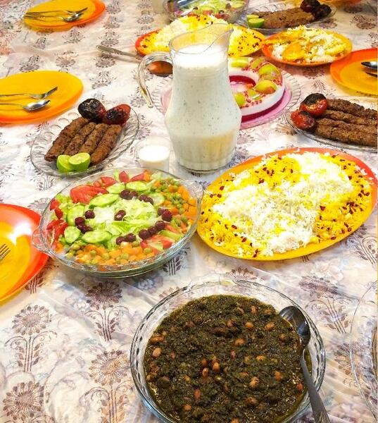 عکس خانوادگی غذا