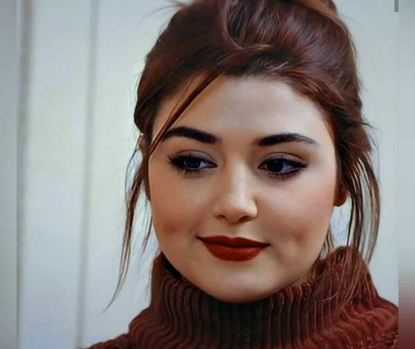 عکس لبخند چال گونه