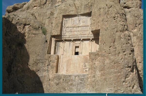 عکس قبر داریوش