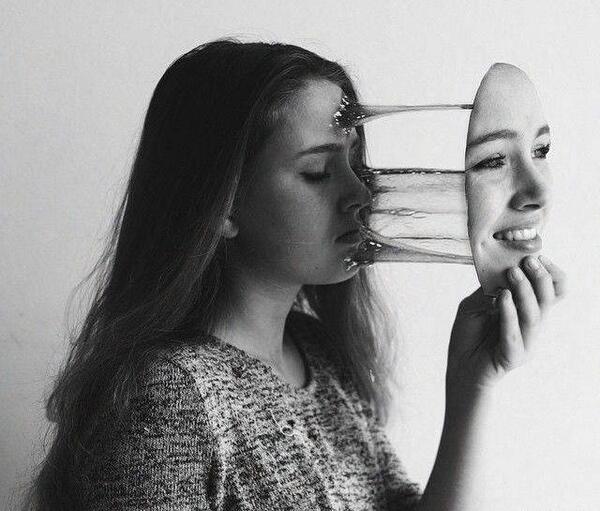 عکس دخترونه غمگین بدون متن سیاه