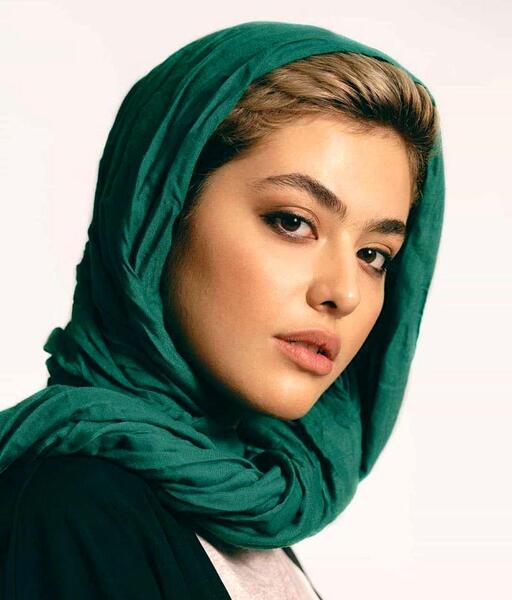عکس ریحانه پارسا با نامزدش