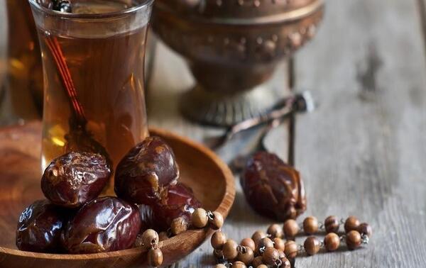 عکس چای با خرما
