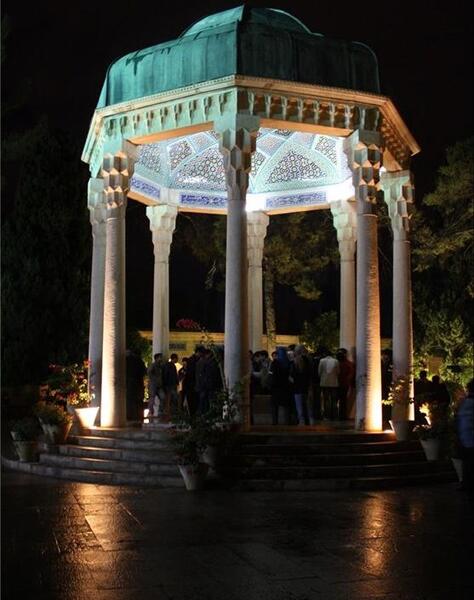 عکس حافظیه در شب