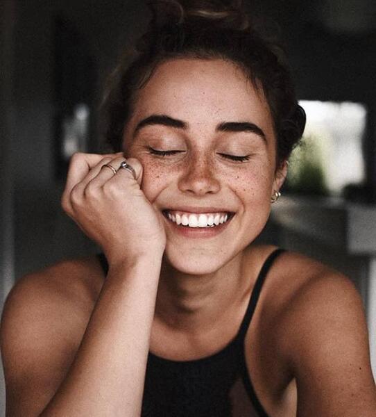 عکس ژست لبخند