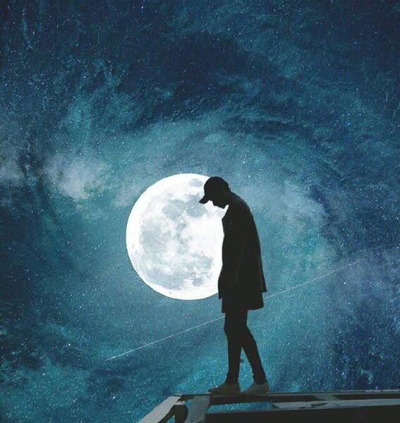 عکس ماه غمگین