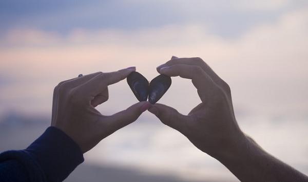 عکس دونفره عاشقانه در طبیعت