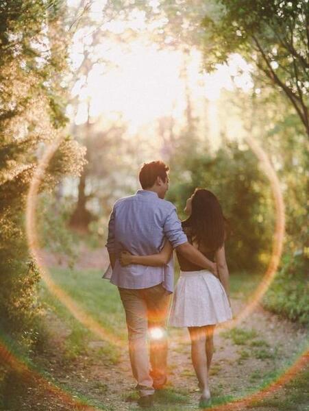 عکس دونفره عاشقانه در طبیعت