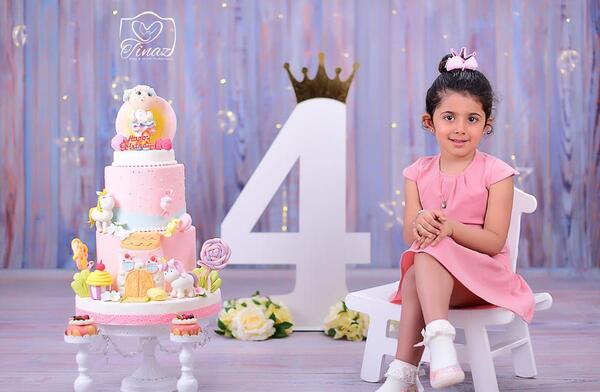 عکس تولد دخترانه در اتلیه