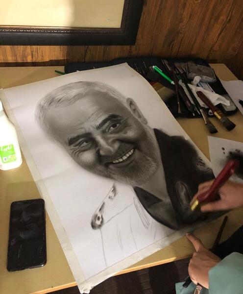 عکس سیاه قلم سردار سلیمانی
