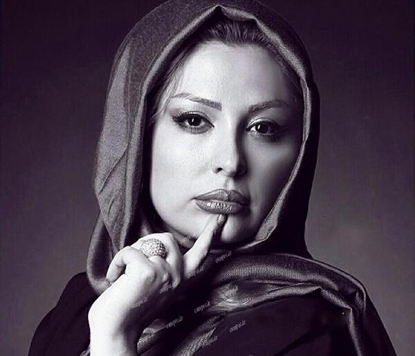 ژست عکس سیاه سفید دخترونه