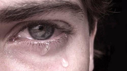 عکس گریه پسر غمگین