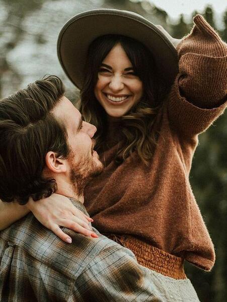 ژست عکس لاکچری دونفره