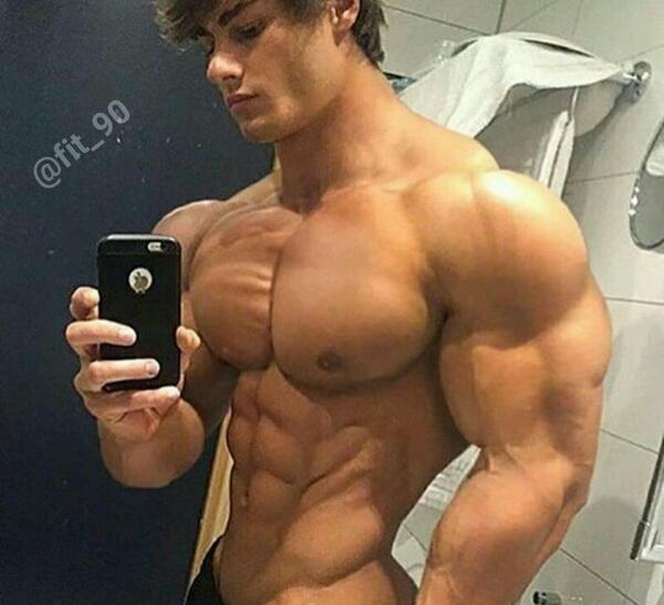 عکس پروفایل پسرانه هیکلی