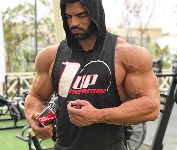 عکس پروفایل پسرانه هیکلی