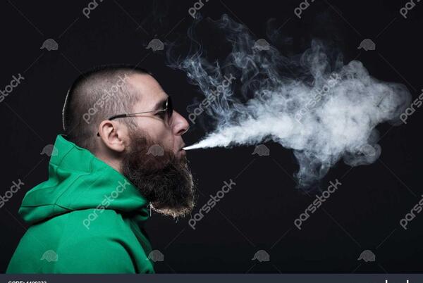 عکس مرد سیگاری برای پروفایل