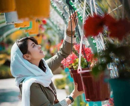 ژست عکس دخترانه سنتی
