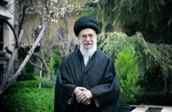 عکس زیبا رهبری