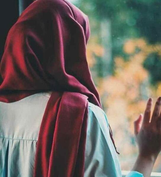 عکس دختر غمگین محجبه