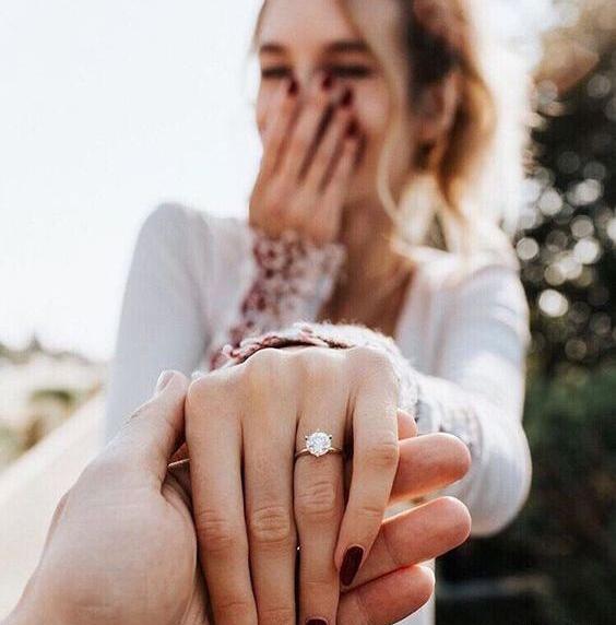 ژست عکس حلقه ازدواج