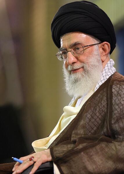 عکس سه بعدی آیت الله خامنه ای