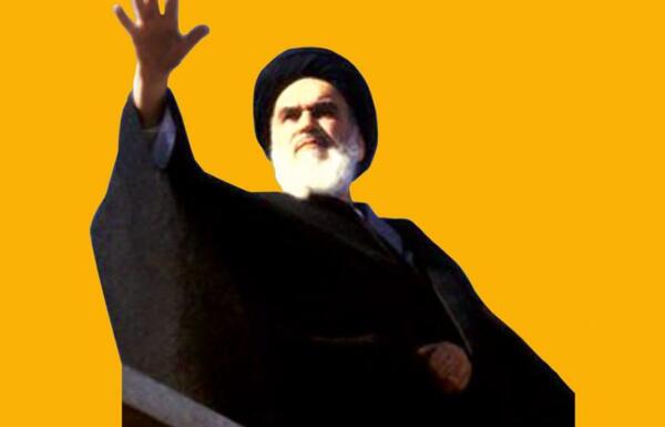 عکس امام خمینی زمان پیاده شدن از هواپیما
