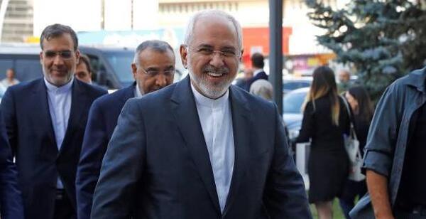 عکس ظریف در ترکیه