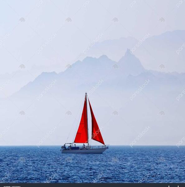 عکس دریا با قایق
