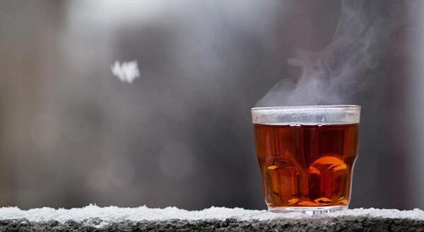عکس چای لب پنجره