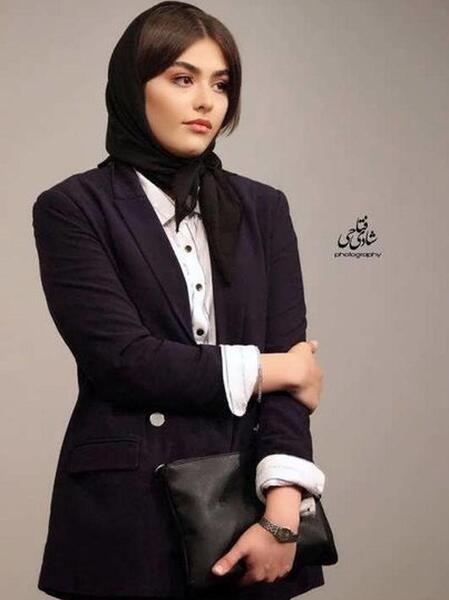 عکسهای با حجاب ریحانه پارسا