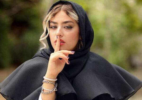 عکسهای با حجاب ریحانه پارسا