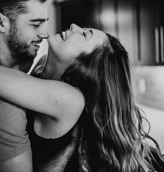 عکس پروفایل عاشقانه لب گیری