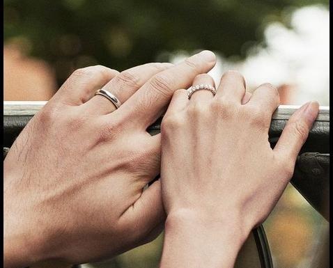 عکس حلقه ازدواج تو دست