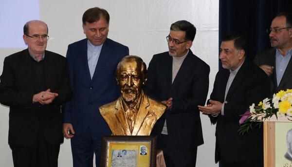 عکس دکتر جعفری لنگرودی