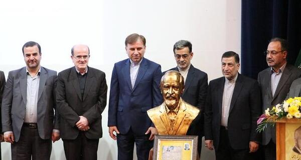 عکس دکتر جعفری لنگرودی