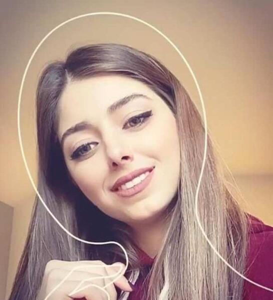 ژست عکس دخترانه سلفی نیمرخ