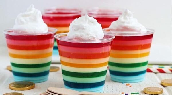 عکس تهیه ژله بستنی