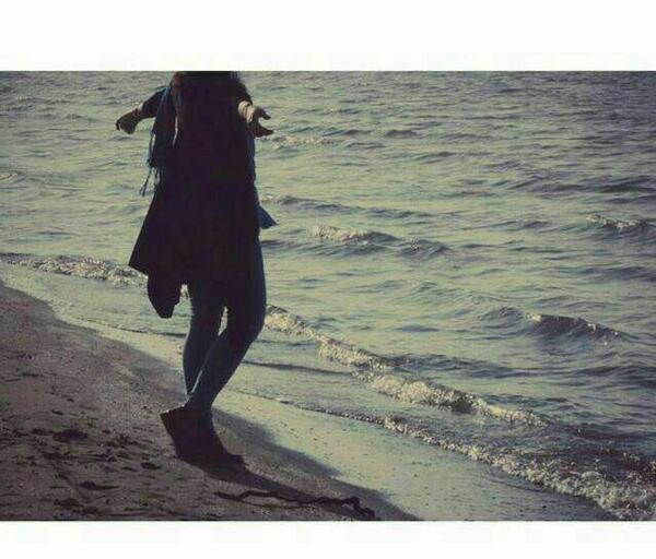 عکس دریا زن