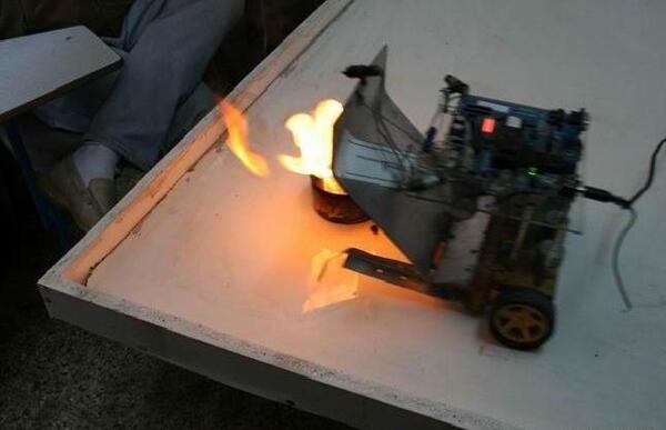 عکس ربات آتش نشان