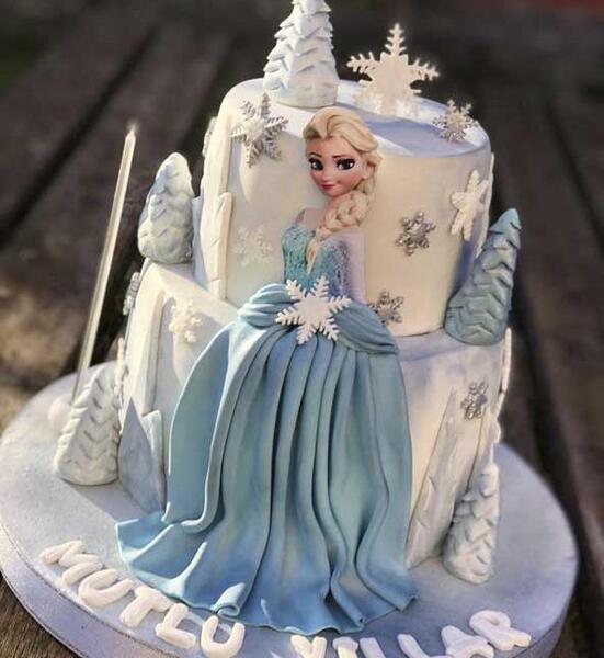 عکس زیبا روی کیک تولد