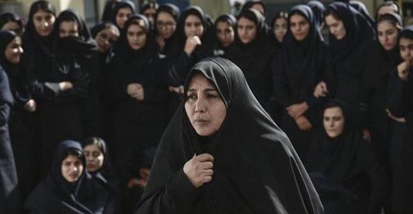 عکس با حجاب نسرین جوادزاده