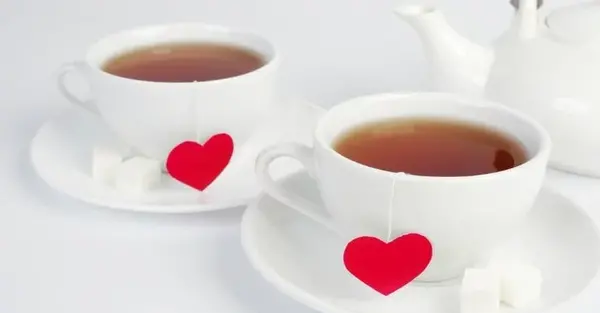 عکس چای پشت پنجره