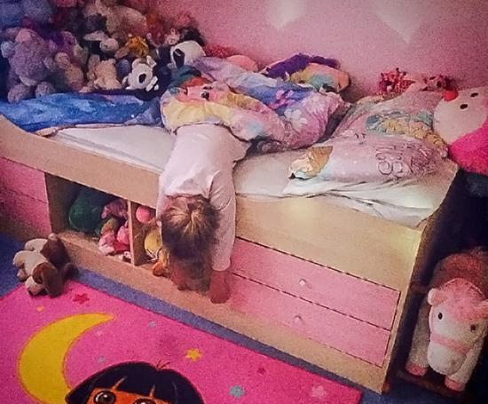 عکس بچه کوچولو خوابیده