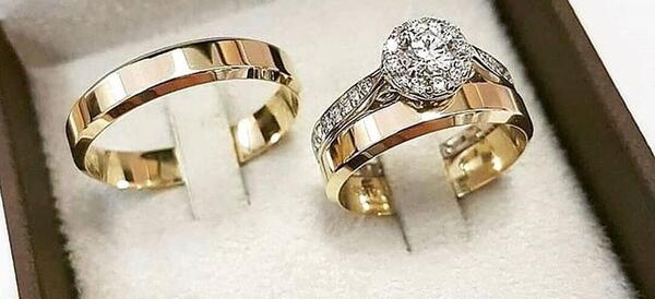 عکس حلقه ازدواج در جعبه