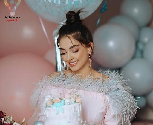 ژست عکس برای روی کیک تولد