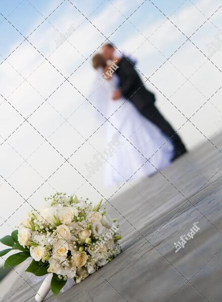 ژست عکس دسته گل