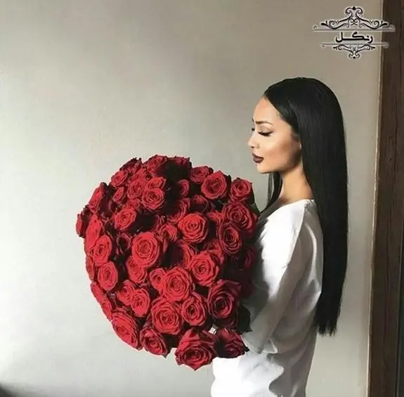 ژست عکس دسته گل
