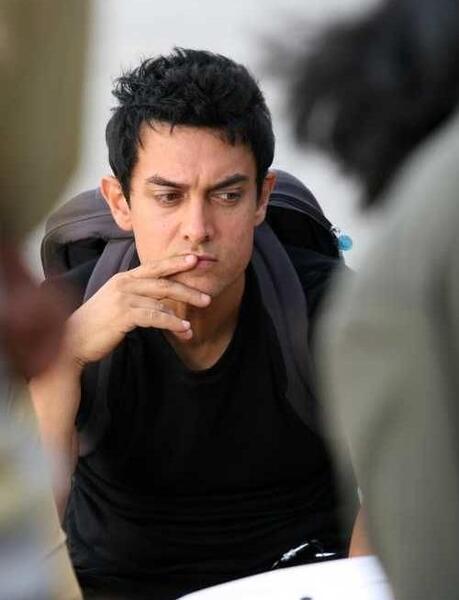 عکس امیر خان و پسرش