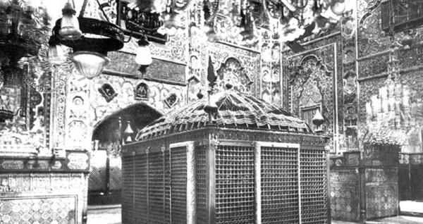 عکس شاه در حرم امام رضا